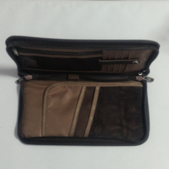 LUG / Brown Quilted Wallet / EUC - Picture 4 of 6